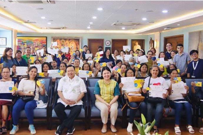 200 market vendors graduate from FinLit program by BDO Foundation and Iloilo City LGU