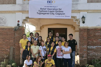 BDO volunteers provide aid for Typhoon Lawin victims | BDO Unibank, Inc.